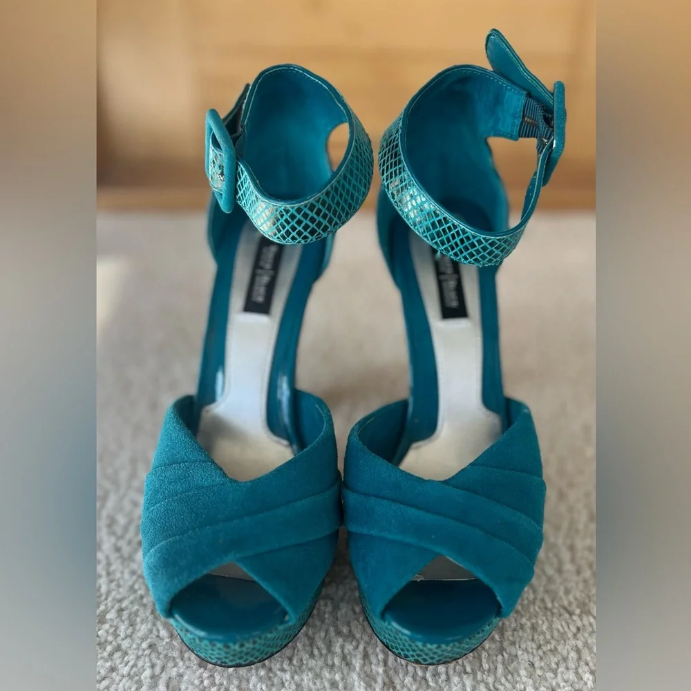 White House Black Market Teal Heels